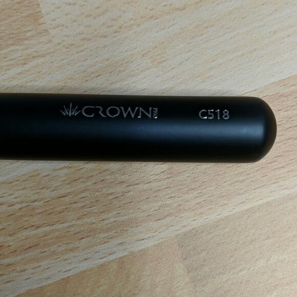 Crown Powder Brush - Size O/S - NWT - Picture 3 of 5